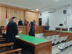 Sidang Perdana Bom Molotov